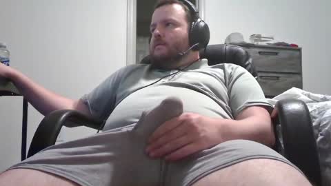 Snapshot of hairymikey chatting on 04/18/26, 05:55 hairymikey online show from 04/18/26, 05:55