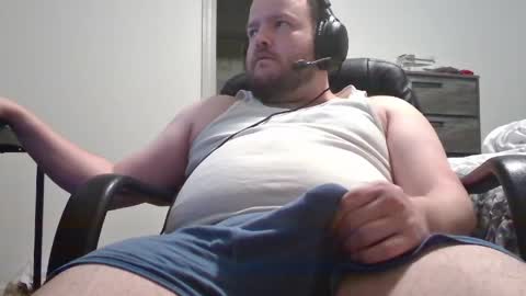 Snapshot of hairymikey chatting on 04/19/26, 04:23 hairymikey online show from 04/19/26, 04:23