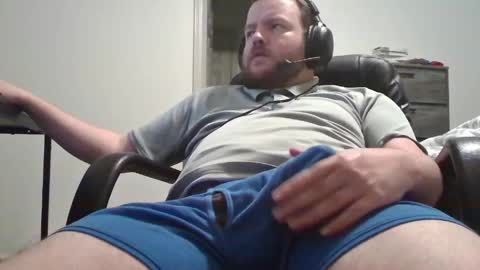 Snapshot of hairymikey chatting on 04/29/26, 03:54 hairymikey online show from 04/29/26, 03:54