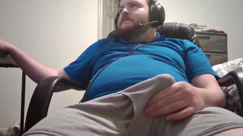 Snapshot of hairymikey chatting on 04/30/26, 02:51 hairymikey online show from 04/30/26, 02:51