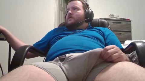 Snapshot of hairymikey chatting on 05/12/26, 04:09 hairymikey online show from 05/12/26, 04:09