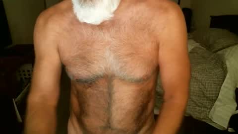 Snapshot of hairypecsguy chatting on 04/19/26, 06:56 Hairy pecs online show from 04/19/26, 06:56
