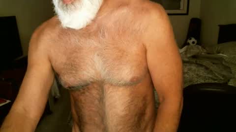 Snapshot of hairypecsguy chatting on 04/24/26, 07:22 Hairy pecs online show from 04/24/26, 07:22
