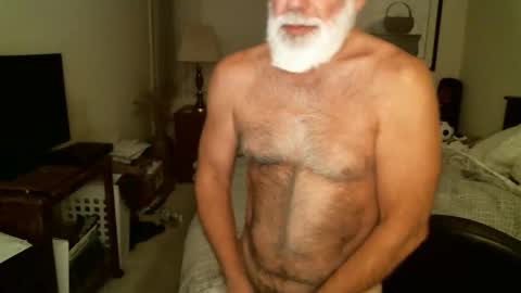 Snapshot of hairypecsguy chatting on 04/29/26, 07:34 Hairy pecs online show from 04/29/26, 07:34