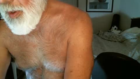 Snapshot of hairypecsguy chatting on 05/13/26, 07:06 Hairy pecs online show from 05/13/26, 07:06