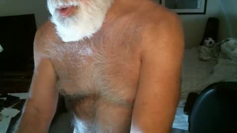 Snapshot of hairypecsguy chatting on 05/19/26, 05:47 Hairy pecs online show from 05/19/26, 05:47