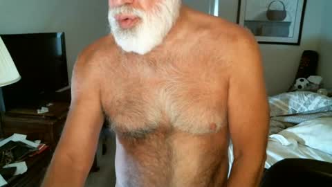 Snapshot of hairypecsguy chatting on 06/30/26, 02:29 Hairy pecs online show from 06/30/26, 02:29