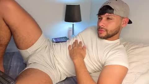 Snapshot of haku_kanjii chatting on 11/04/25, 11:37 Independent model online show from 11/04/25, 11:37