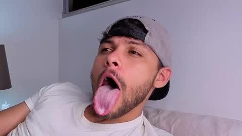 Snapshot of haku_kanjii chatting on 11/29/25, 11:30 Independent model online show from 11/29/25, 11:30