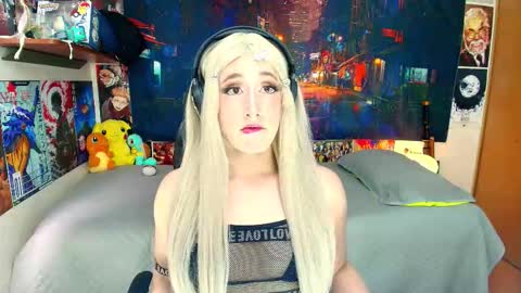 Haku Please help me with your thumbs up its important  online show from 11/24/25, 08:30