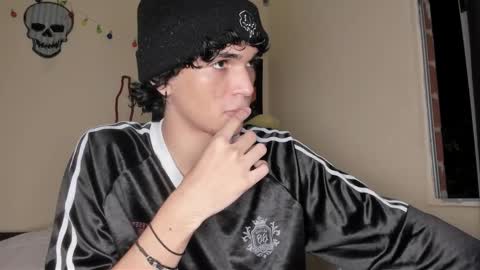 Snapshot of halan_jr chatting on 11/25/25, 09:20 halan online show from 11/25/25, 09:20