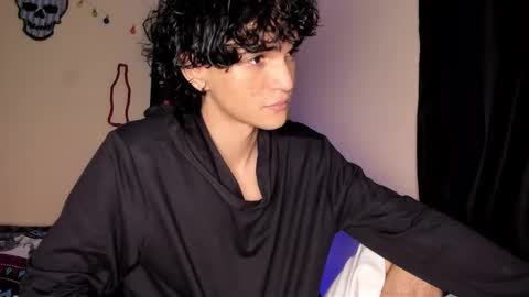 Snapshot of halan_jr chatting on 11/26/25, 09:05 halan online show from 11/26/25, 09:05