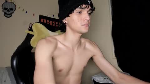 Snapshot of halan_jr chatting on 11/28/25, 10:45 halan online show from 11/28/25, 10:45