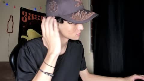 Snapshot of halan_jr chatting on 11/30/25, 01:53 halan online show from 11/30/25, 01:53