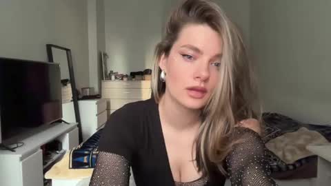 Snapshot of haley_rune chatting on 02/05/25, 12:38 haley_rune online show from 02/05/25, 12:38