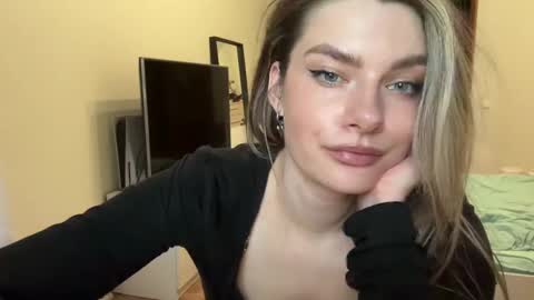 Snapshot of haley_rune chatting on 02/16/25, 02:32 haley_rune online show from 02/16/25, 02:32