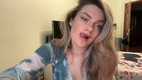 Snapshot of haley_rune chatting on 02/27/25, 02:43 haley_rune online show from 02/27/25, 02:43