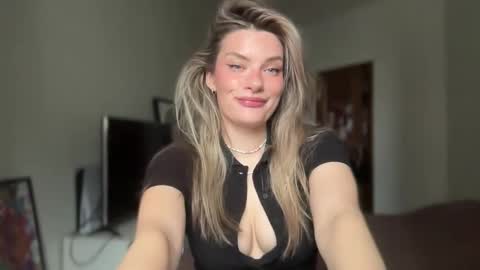 Snapshot of haley_rune chatting on 10/05/25, 08:12 haley_rune online show from 10/05/25, 08:12