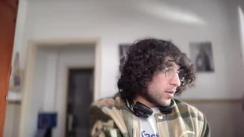 halfblood18 online show from 10/29/25, 03:03