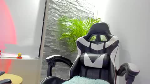 Anahis online show from 01/27/25, 01:05