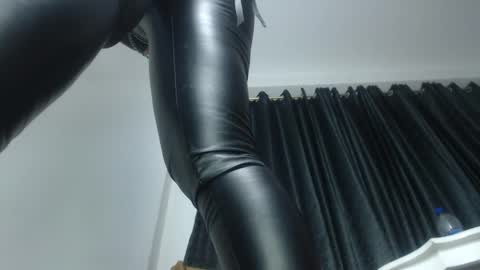 Halley Raven online show from 10/28/25, 09:17