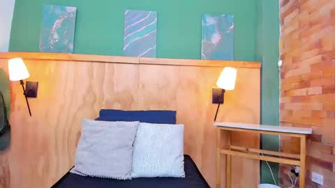 Halley Lorens online show from 04/10/26, 07:29