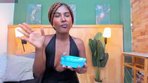 Halley Lorens online show from 04/18/26, 07:07