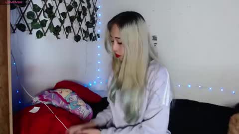 HALLIE online show from 10/05/25, 09:02