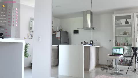 Snapshot of halliee chatting on 02/24/25, 06:26 insta Laupalacio777Next stream 01th December online show from 02/24/25, 06:26