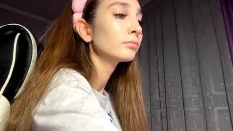 Snapshot of halliemcanaw chatting on 11/02/25, 03:14 Holly online show from 11/02/25, 03:14