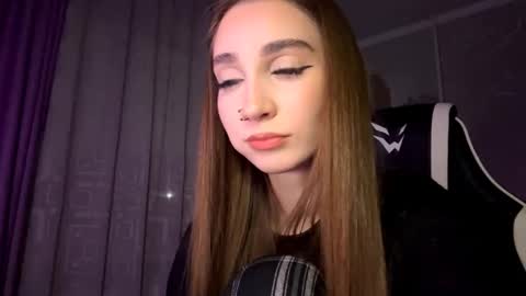 Snapshot of halliemcanaw chatting on 11/06/25, 06:31 Holly online show from 11/06/25, 06:31