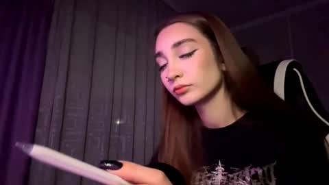 Snapshot of halliemcanaw chatting on 11/08/25, 07:45 Holly online show from 11/08/25, 07:45