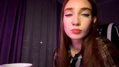 Snapshot of halliemcanaw chatting on 11/12/25, 07:57 Holly online show from 11/12/25, 07:57