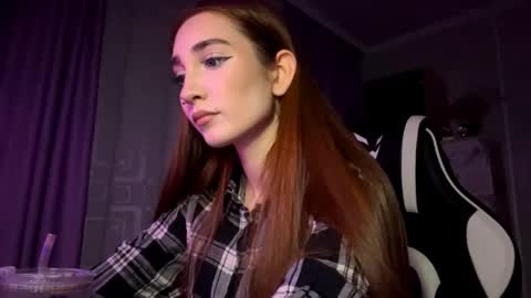 Snapshot of halliemcanaw chatting on 11/17/25, 06:46 Holly online show from 11/17/25, 06:46