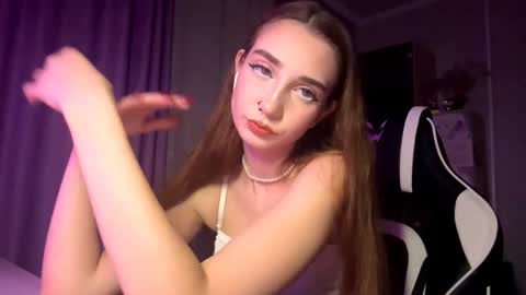 Snapshot of halliemcanaw chatting on 12/16/25, 07:19 Holly online show from 12/16/25, 07:19