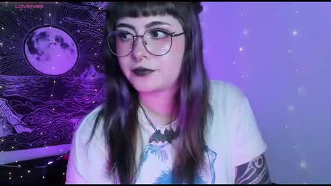 Snapshot of hallucigenia_sparza chatting on 02/06/26, 08:45 Hallu online show from 02/06/26, 08:45