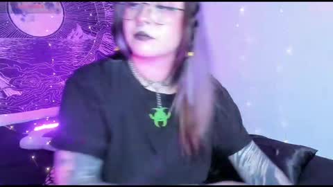 Snapshot of hallucigenia_sparza chatting on 02/19/26, 07:43 Hallu online show from 02/19/26, 07:43