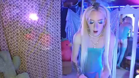 halovalentine online show from 03/09/25, 01:35