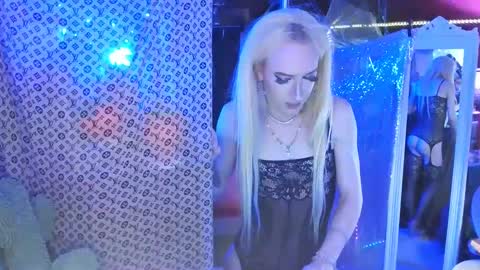 halovalentine online show from 03/12/25, 02:41