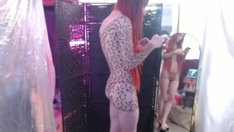 halovalentine online show from 11/02/25, 02:25