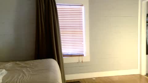 halycon2147818 online show from 04/14/26, 07:20