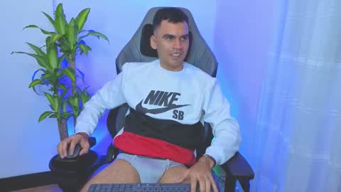 Snapshot of hamiltong12 chatting on 03/05/26, 12:39 hamiltong12 online show from 03/05/26, 12:39