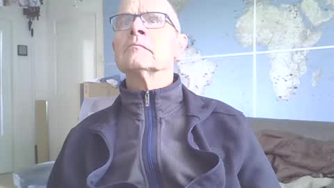 Snapshot of hamto65 chatting on 02/24/25, 09:53 Prefer men 80 online show from 02/24/25, 09:53