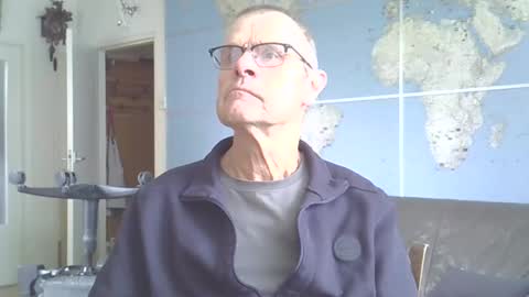 Snapshot of hamto65 chatting on 10/05/25, 12:47 Prefer men 80 online show from 10/05/25, 12:47