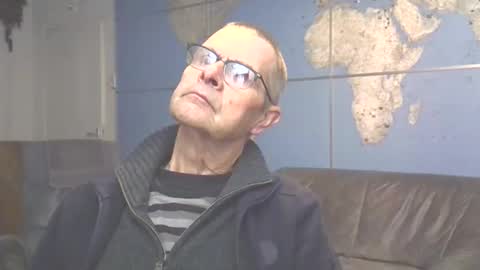 Snapshot of hamto65 chatting on 11/20/25, 04:29 Prefer men 80 online show from 11/20/25, 04:29