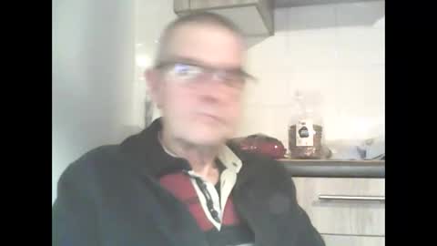 Snapshot of hamto65 chatting on 12/21/25, 09:33 Prefer men 80 online show from 12/21/25, 09:33