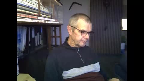 Snapshot of hamto65 chatting on 02/08/26, 04:32 Prefer men 80 online show from 02/08/26, 04:32