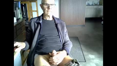 Snapshot of hamto65 chatting on 03/15/26, 11:05 Prefer men 80 online show from 03/15/26, 11:05