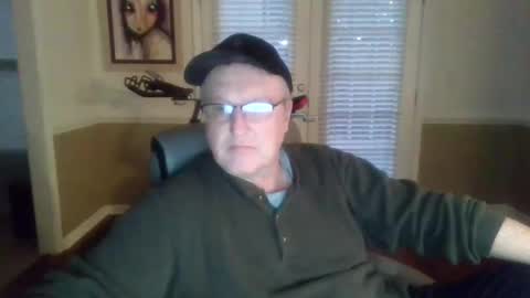 Snapshot of han63 chatting on 01/28/25, 12:22 Han online show from 01/28/25, 12:22