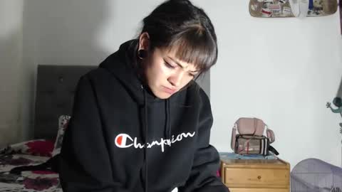 Snapshot of han_ya06 chatting on 12/12/24, 02:37 Hanya online show from 12/12/24, 02:37